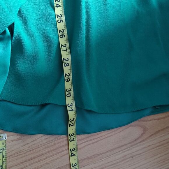 B. Smart Green Mini V-Neck Flowy Tie Shoulder Wrap Mini Dress Size 5 - Picture 8 of 8